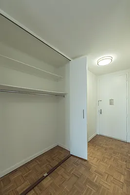 Rented by Solow Realty | media 9