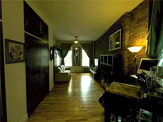 Rented by R New York