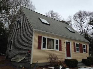 40 Quinaquisset Ave, Mashpee, MA 02649
