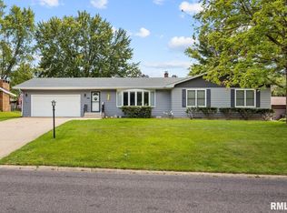 304 Indian Cir, East Peoria, IL 61611