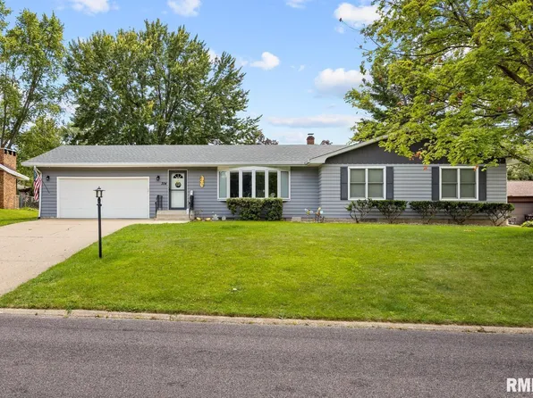 304 Indian Cir, East Peoria, IL 61611