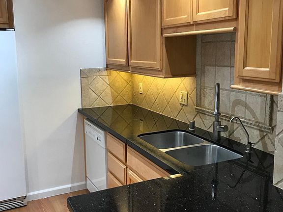 2nd image of 1043 Alta Mira Dr APT A