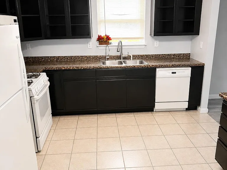 13 Talcott Pl — Photo 2