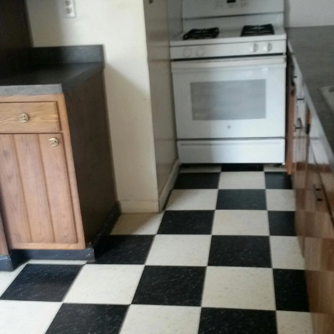 2 bed, 889 sqft, $675 — Photo 3