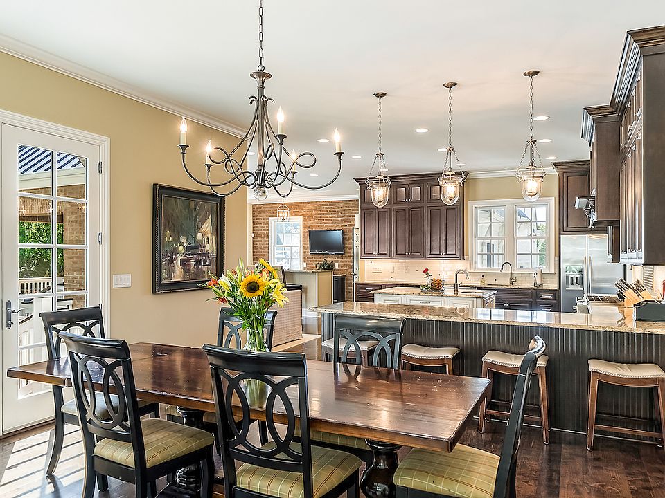 Stunning kit & dining area