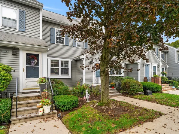 40 Washington Grn #40, East Walpole, MA 02032