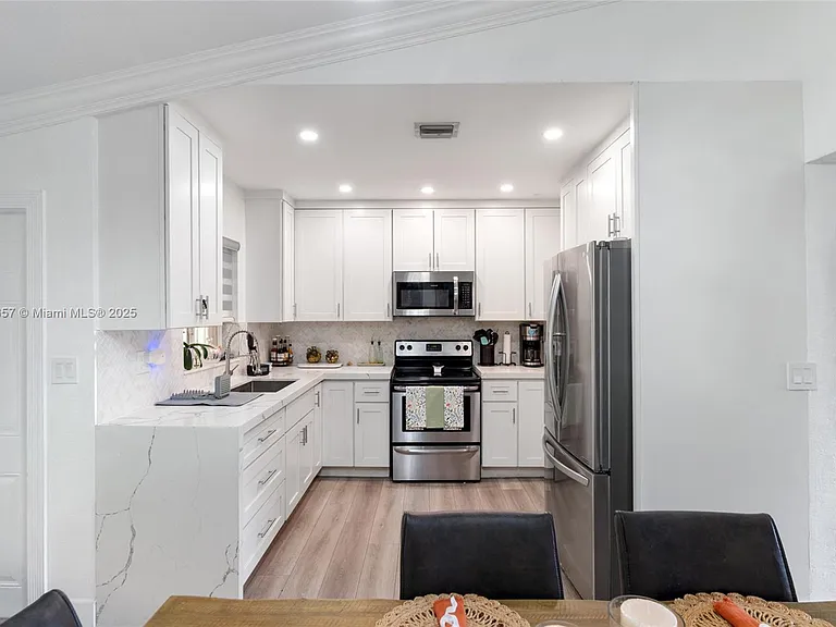 820 SW 17th Ave #1 — Photo 12