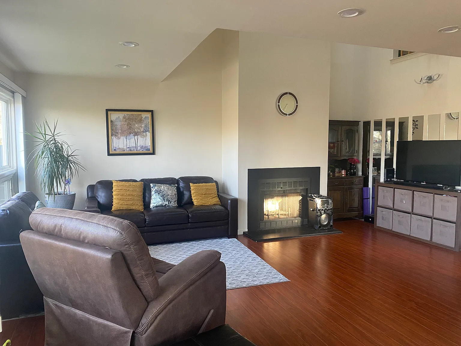 3 bed, 2.5 bath, 1898 sqft, $3,200 — Photo 4