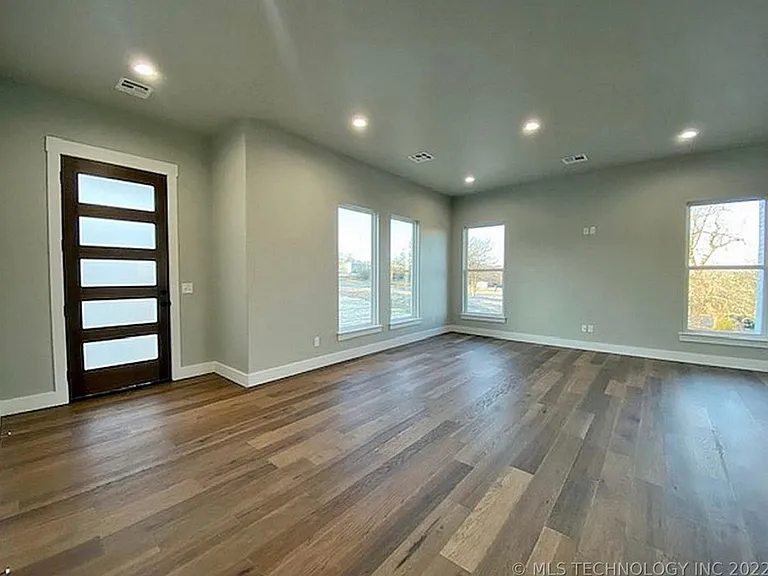 783 E Finley Ridge Dr — Photo 3