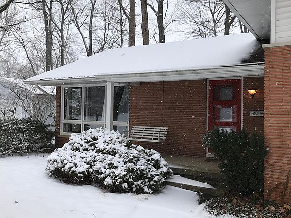 2nd image of 1845 Woodlawn Dr