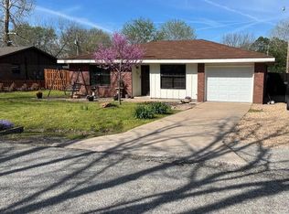 111 Oak St, Wyandotte, OK 74370