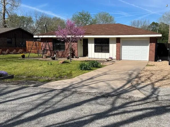 111 Oak St, Wyandotte, OK 74370