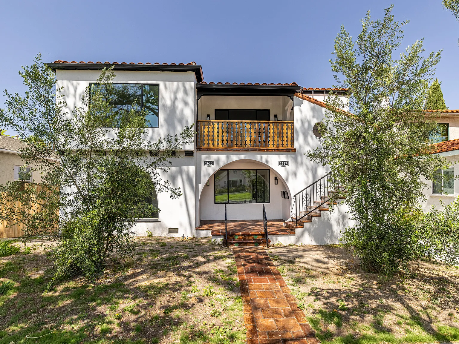 1625 Stearns Dr — Photo 1