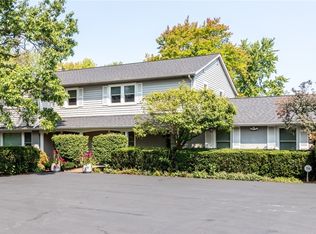 28123 S Woodland Rd, Pepper Pike, OH 44124