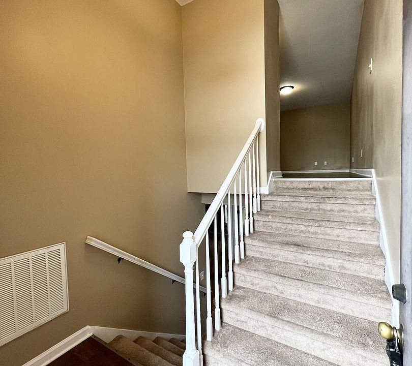 1727 Thistlewood Dr APT B, Clarksville, TN 37042 | Zillow