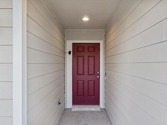 5th image of 304 Del Monte Dr