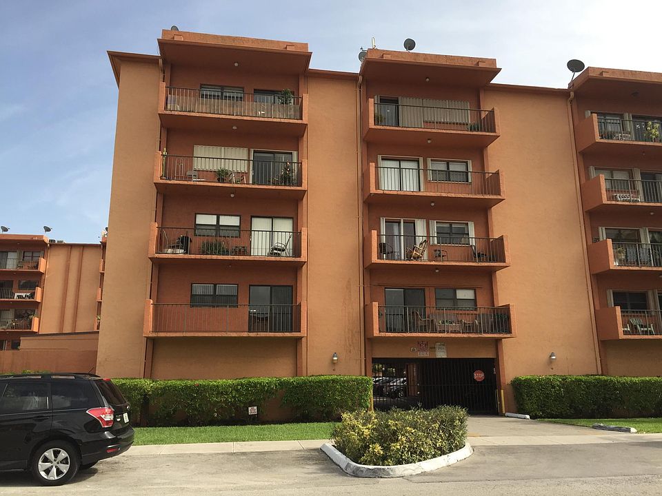 1st image of 1800 W 54th St APT 322