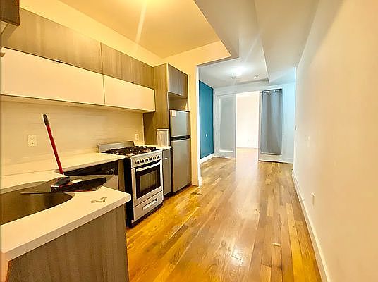 3rd image of 222 Palmetto St #3L