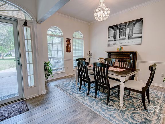 4th image of 10093 Willis Rd
