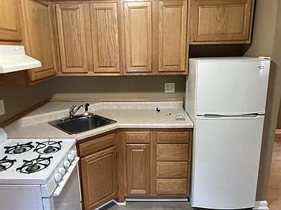 711 W Church St #8 — Photo 6
