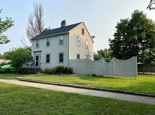 608 9th St, Worthington, MN 56187