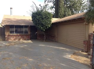 10801 Williams St, Lamont, CA 93241