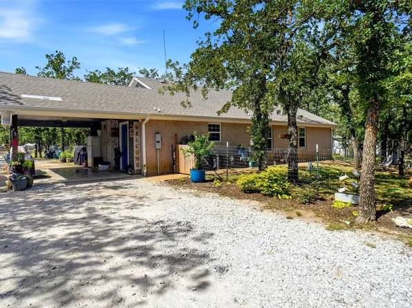 211 Spring Valley Rd, Paradise, TX 76073