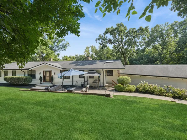10 River Dr, Trout Valley, IL 60013
