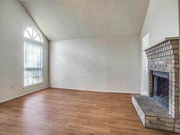 3rd image of 1114 Brewer Dr