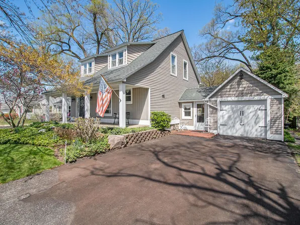 603 68th St SE, Grand Rapids, MI 49548