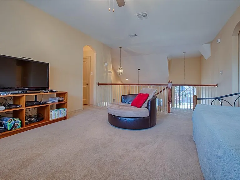 12500 Calistoga Way — Photo 16