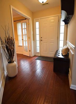 2nd image of 7707 Nicolette Ct