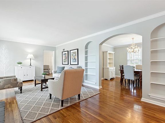 4th image of 9415 Parkside Dr
