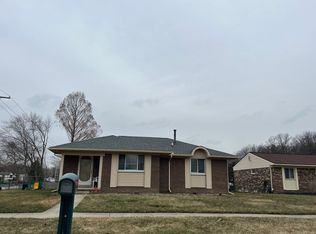 18172 Franklin Ct, Brownstown, MI