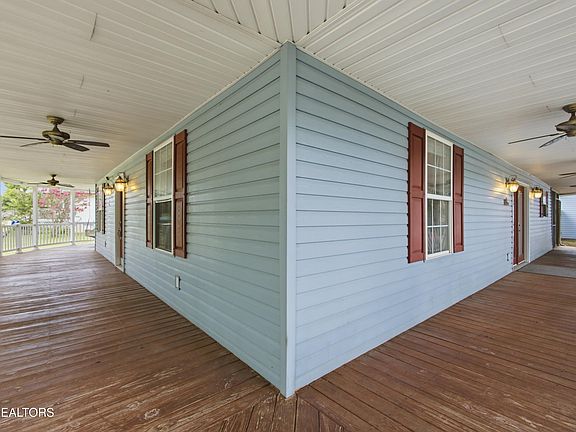 5th image of 617 College St