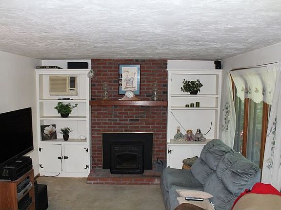 2nd image of 167 Thayer St #B
