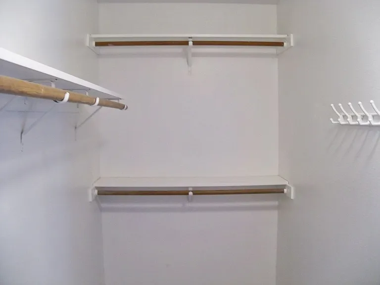 2712 Peek Ct — Photo 9