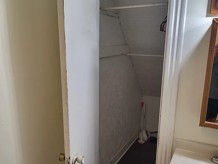 138 Caroline Ave — Photo 6