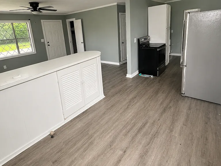 218 Reynolds St — Photo 3