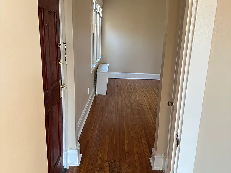 4828 Glenway Ave — Photo 7