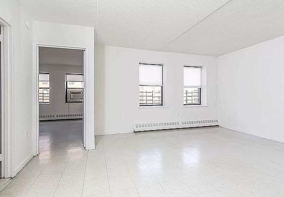 4th image of 146 Beach 24 St #205