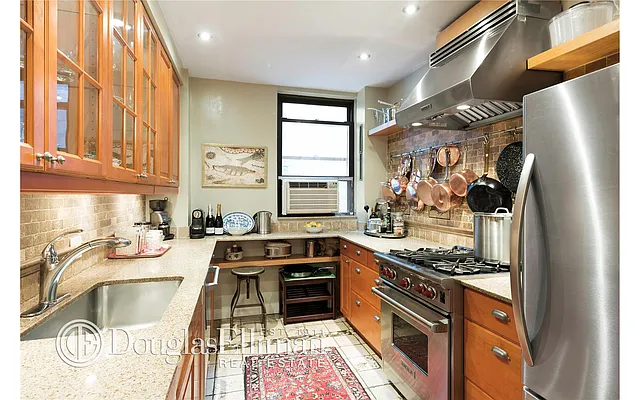 Sold by Douglas Elliman | media 8