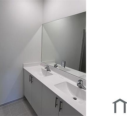 3rd image of 2671 SE 10th St
