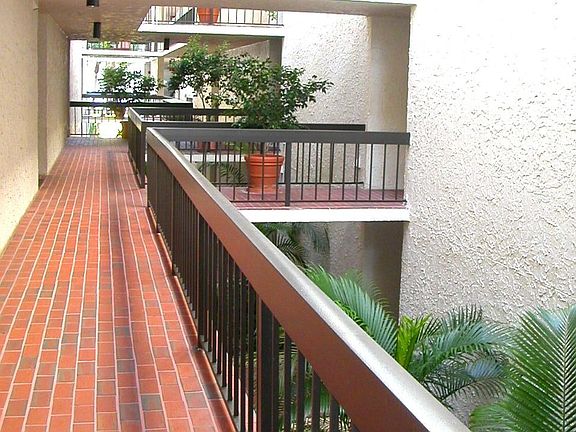 Frt Door Atrium entrance