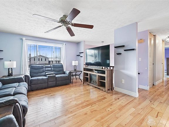 5th image of 1731 E Lindsey Ave