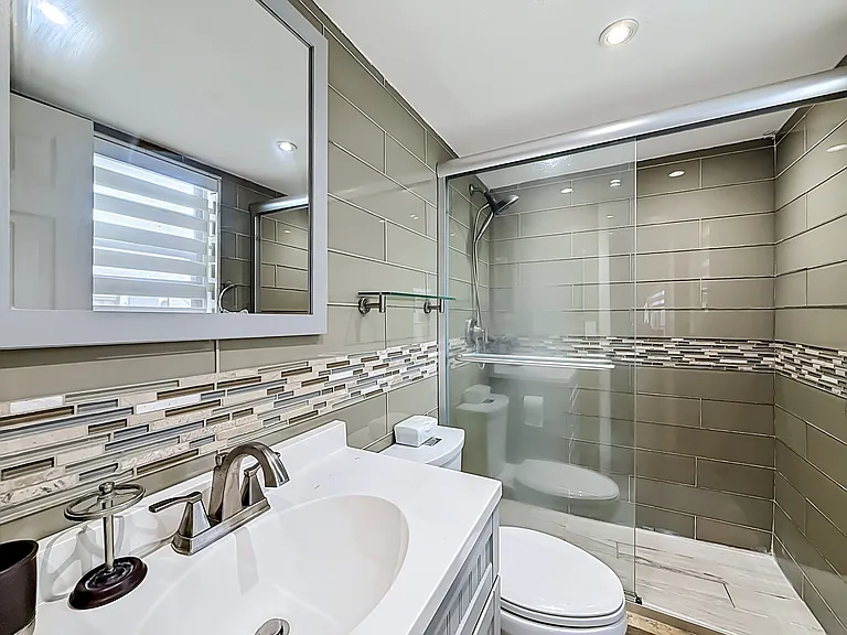 18296 Mediterranean Blvd #404 — Photo 8