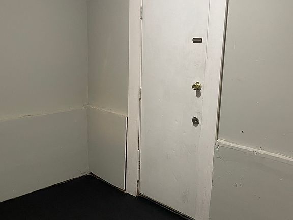5th image of 2581 W Fayette St