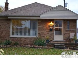 670 Riverbank St, Lincoln Park, MI 48146