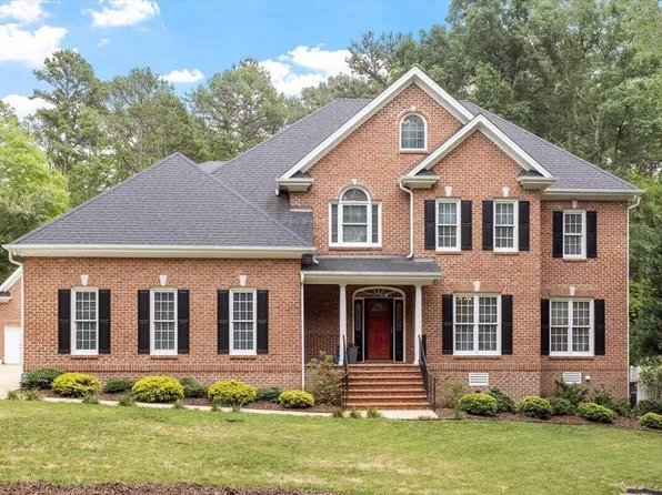 10108 Clairbourne Pl, Raleigh, NC 27615