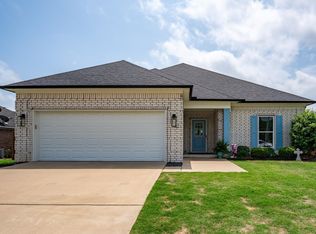 4 Clover Ridge Dr, Vilonia, AR 72173